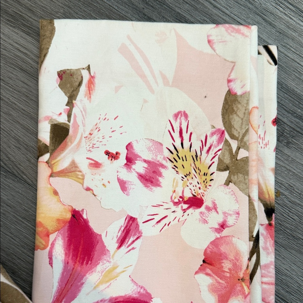 Calvin Klein Pink Floral Women's Skinny Jeans EUC like new - Picture 3 of 7